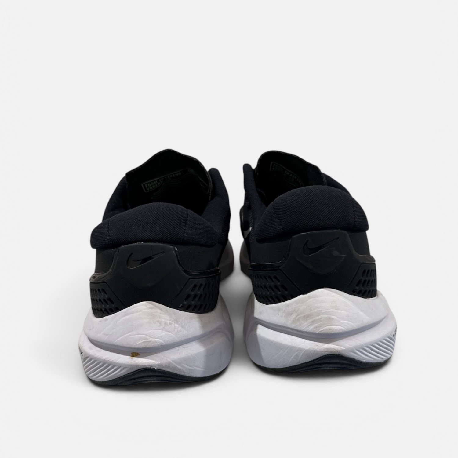 Nike Air Zoom Winflo 8  / Pre-Owned